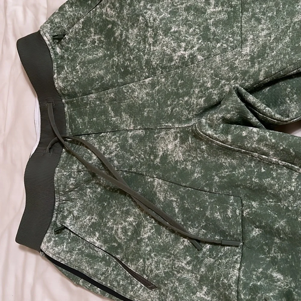 Lululemon green speckled - Picture 5 of 5